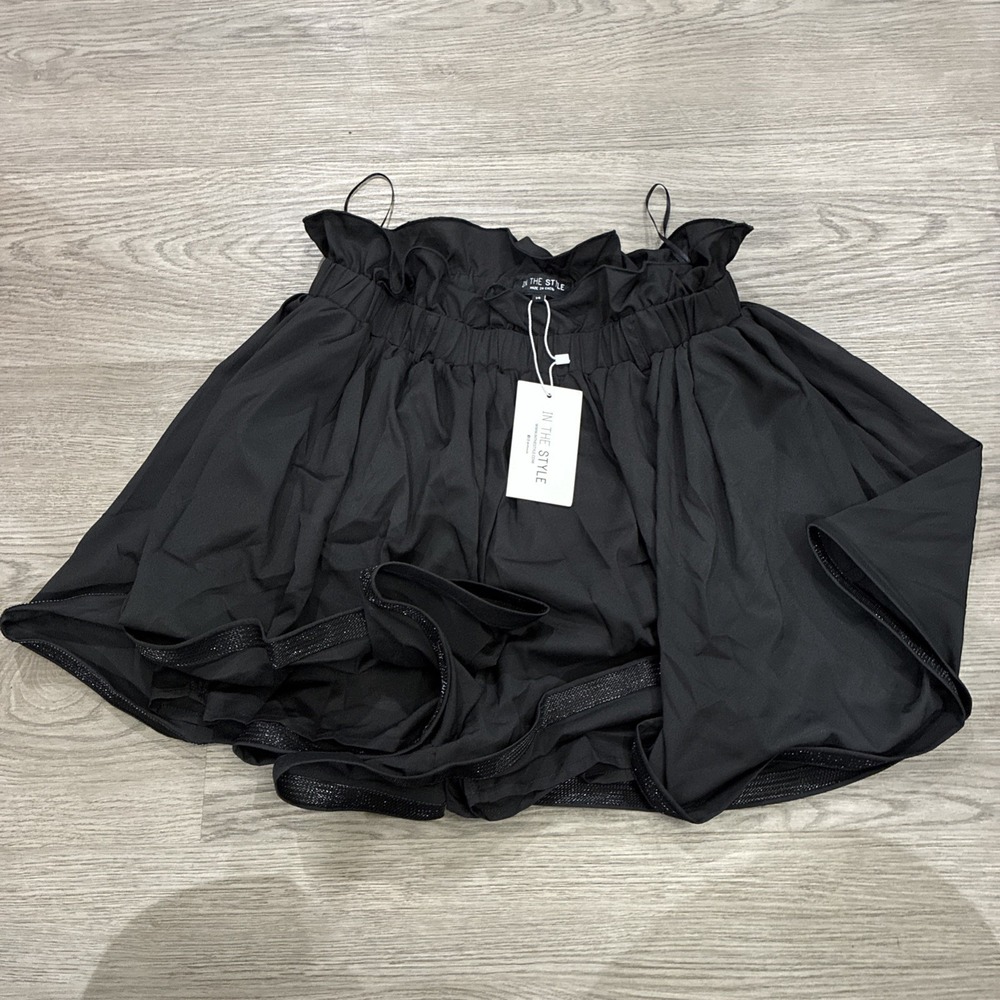 Black In The Style Paper Bag Ruffle Bottom Hem Skirt Appearing Shorts Sz 14 NWT